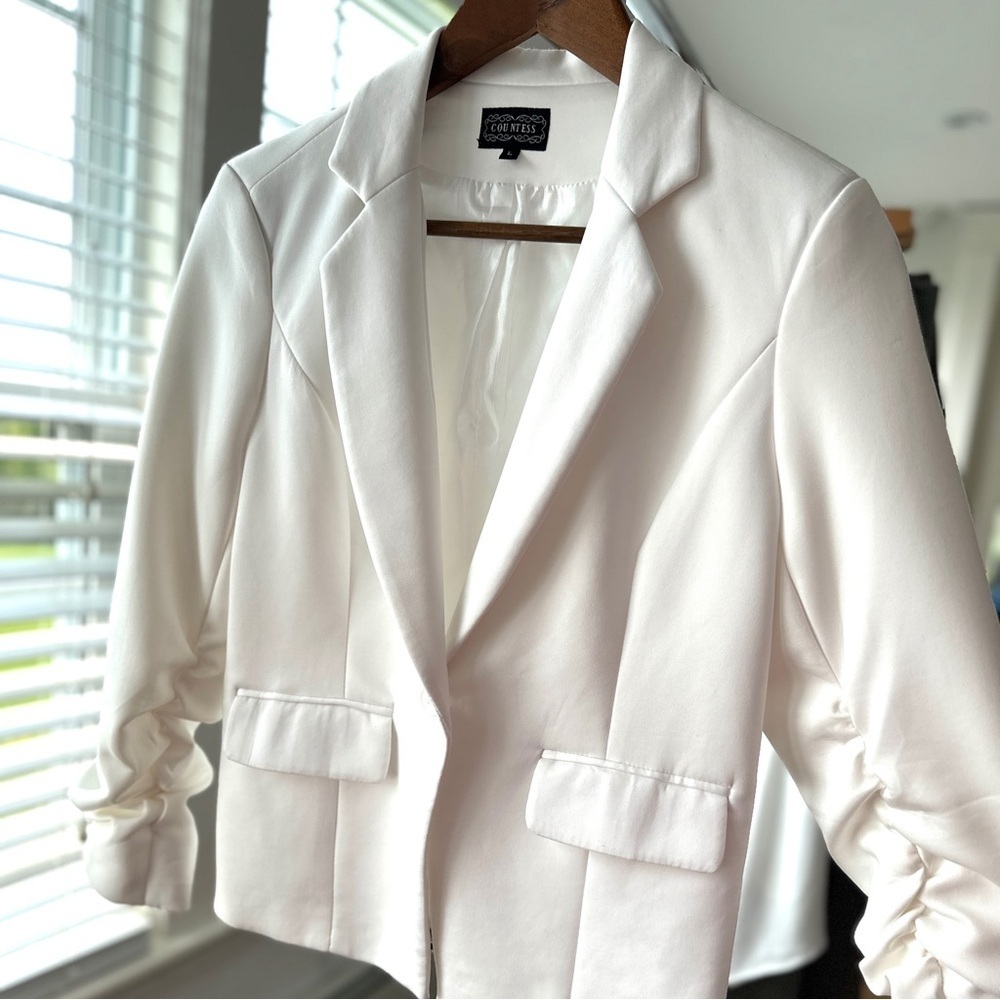 Countess Fitted White Blazer with Notched Lapels and Ruched Sleeves, stretch